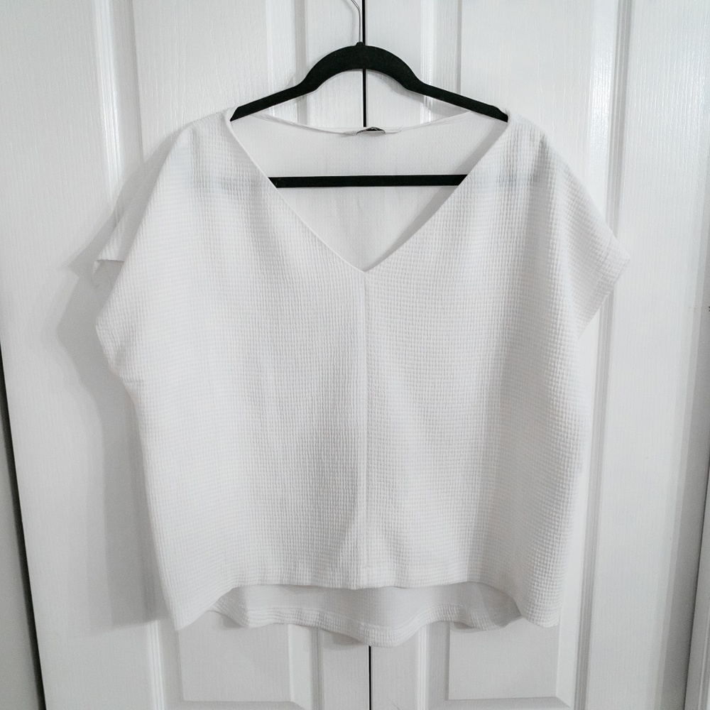 CLUB MONACO - V-Neck Relaxed Fit Top - Size M